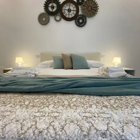 Cavour 221 - Central Station *